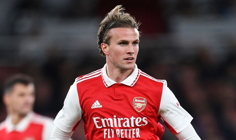 arsenal-tiep-tuc-thanh-loc-cau-thu-tiet-lo-ben-do-moi-danh-cho-rob-holding